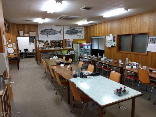 青ヶ島の民宿ビジネス宿中里の食堂