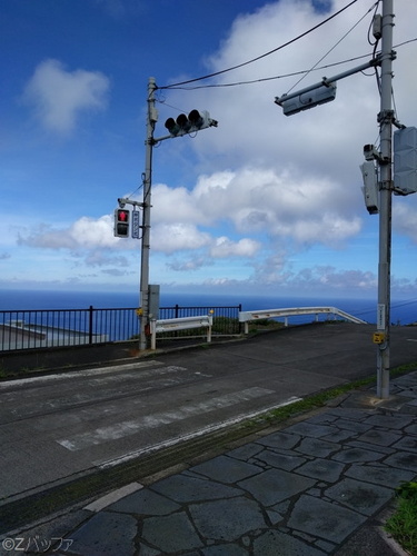 青ヶ島唯一の信号機