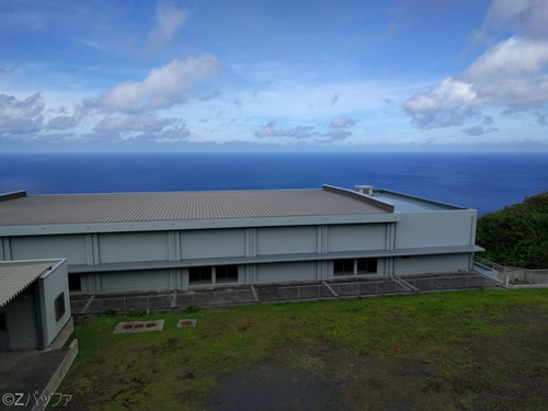 青ヶ島小中学校の体育館