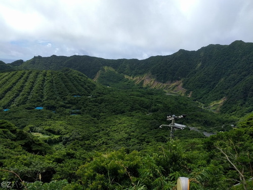 青ヶ島の外輪山と内輪山