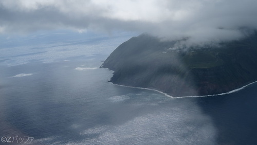 ヘリからの青ヶ島