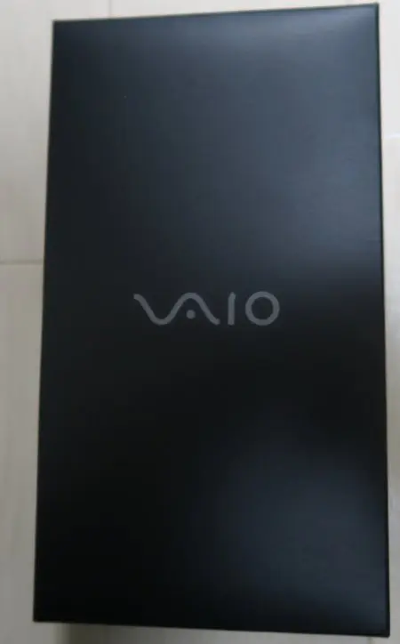 VAIO Phone Bizの箱