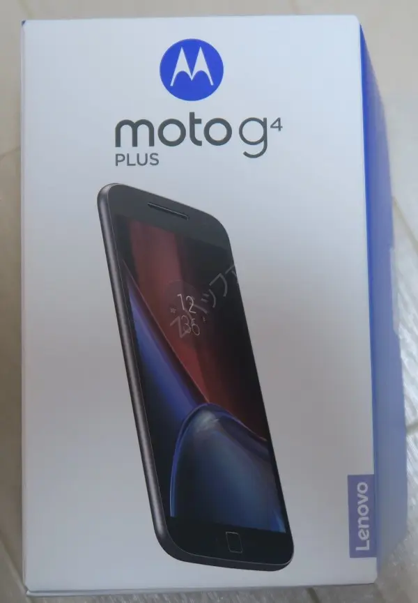 Moto G4 Plusの箱