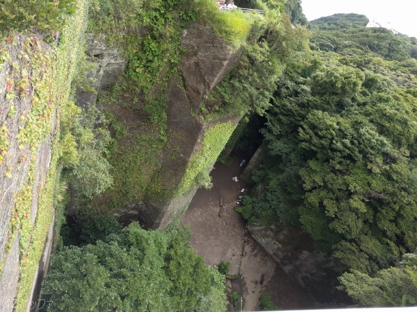 地獄のぞきから下をみる