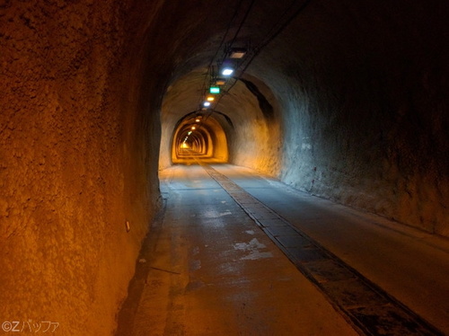 青宝トンネルの内部２