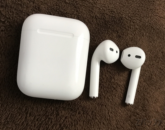 Bluetooth対応完全ワイヤレスイヤホン「AirPods」