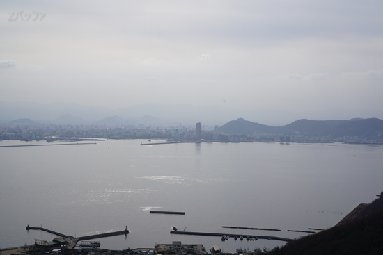 女木島の展望台から見た高松