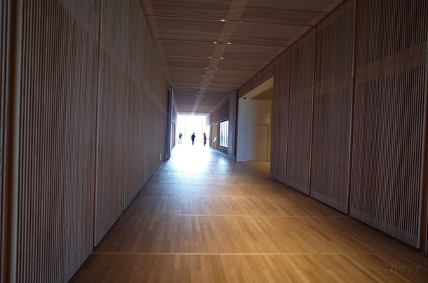 和風テイストな富山県立美術館内部