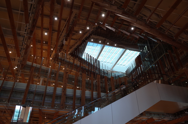 富山市ガラス美術館