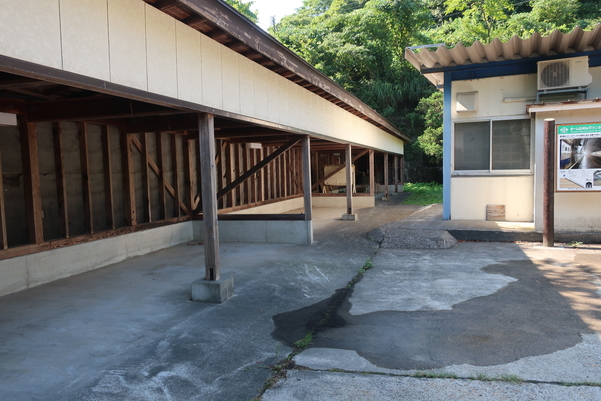筒石駅の駐輪場