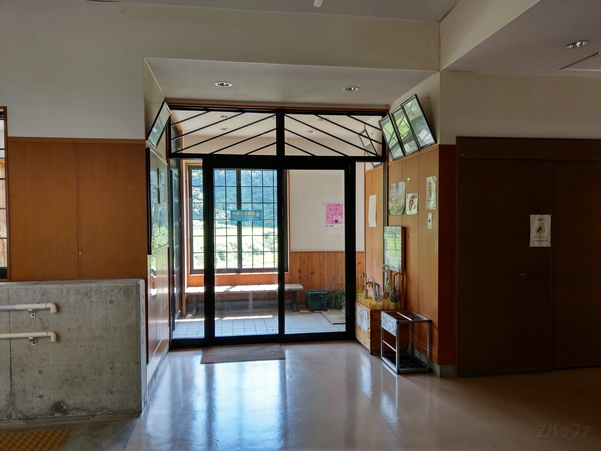 美佐島駅の出入り口