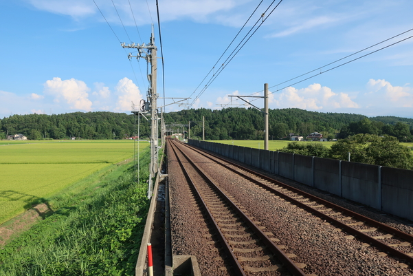 くびき駅ホームから十日町方面を見た景色