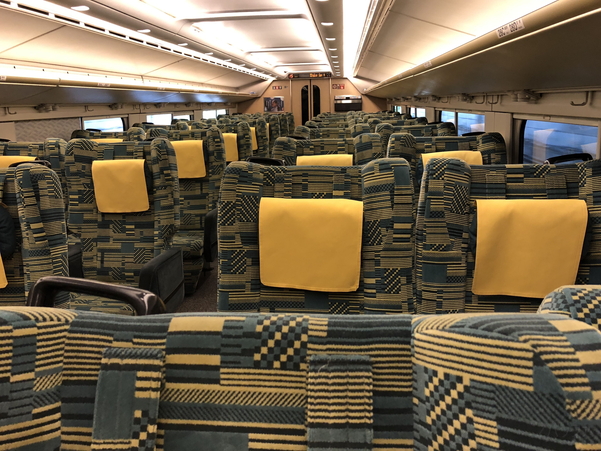 上越新幹線2階グリーン席はお盆の時期でも空いていた