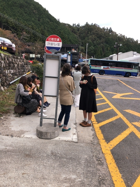 びわ湖バレイ前のバス停