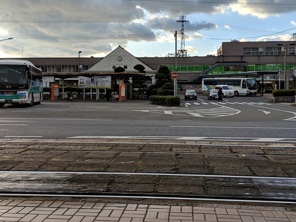 JR松山駅前