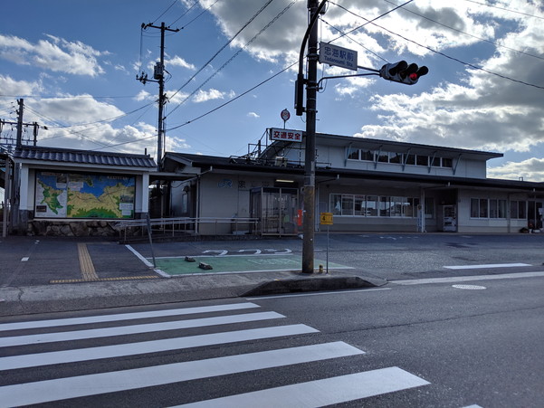 JR呉線の忠海駅前